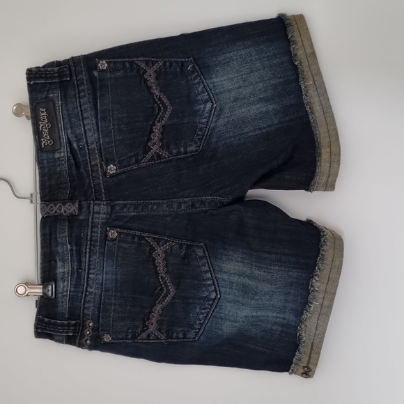 Rose Royce, dark blue denim shorts, rose button and stud details, size 27 5/6 - Picture 8 of 14